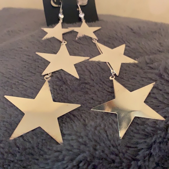 Jewelry - NEW 💗 Bling Long Silver Star Dangle earrings